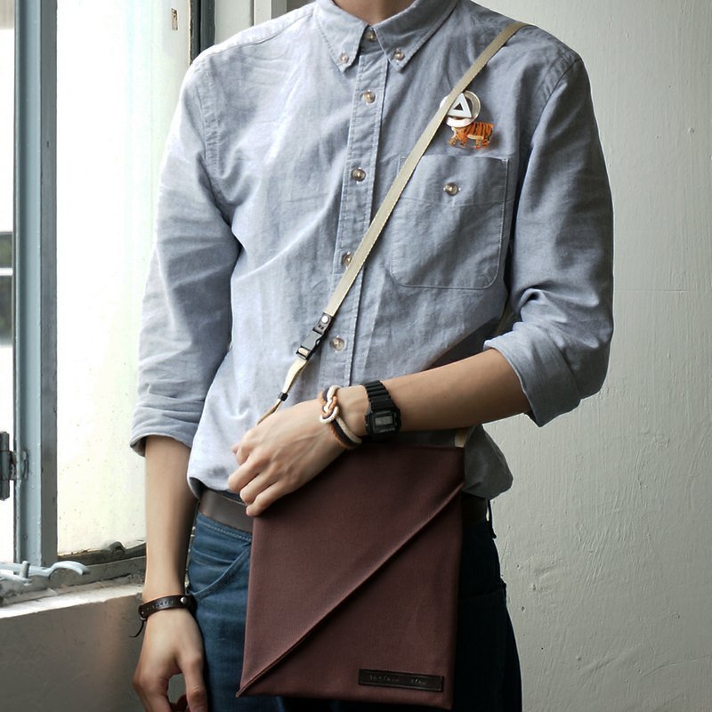 痕迹 - 紫红色单肩袋 - 原创设计 The Track - Cross-Body Bag - Original Design by Captain Ryan - 侧背包/斜挎包 - 其他材质 咖啡色