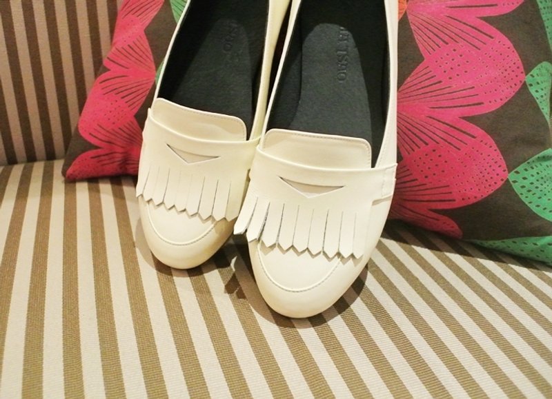 全真皮乐福流苏鞋-米白色(预购) - 女款休闲鞋 - 真皮 白色