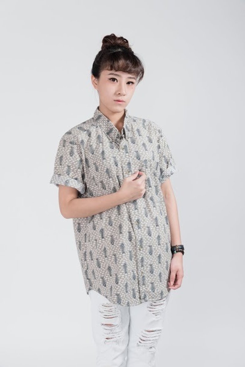 古着衬衫_/ 屋谷慕鱼 / 拼接 / 短袖 / 衬衫 / 男女皆可 - 男装衬衫 - 其他材质 灰色