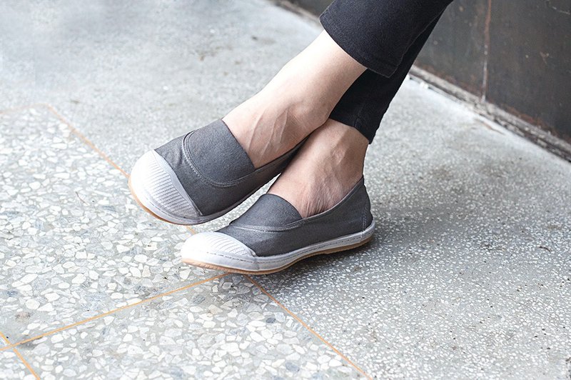 ANN-d 深灰    (剩下JAP22.5) 好鞋乖乖不咬脚，和OK绷说掰掰(帆布鞋/懒人/休闲鞋) 国民休闲鞋台湾良品 Southgate 南登机口 - 女款休闲鞋 - 其他材质 灰色