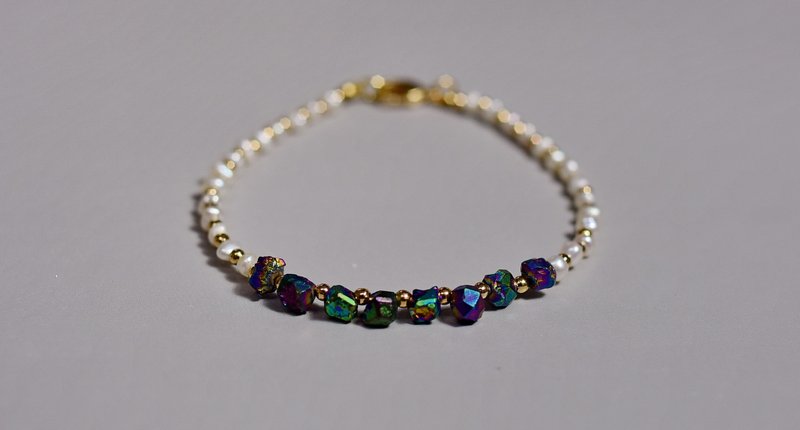 【若桑】|宙|迷幻星球。天然迷你小珍珠。真空镀钛水晶。手链 - 手链/手环 - 宝石 多色