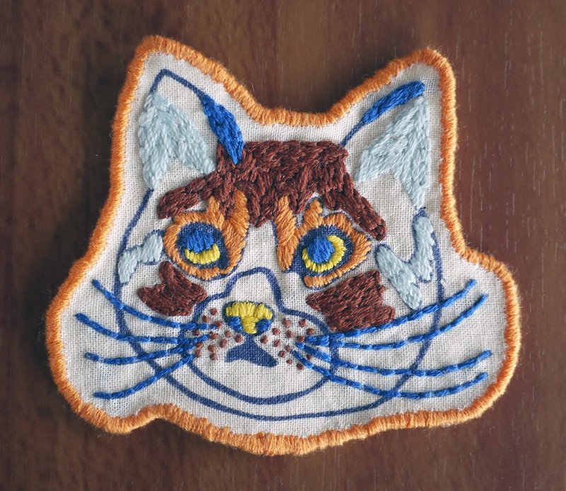 Hand Embroidered Cat Patch Brown and Orange - 其他 - 绣线 咖啡色