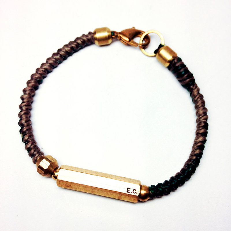 信念。六角铜柱 (男款)[定制化]手敲字母系列◆Sugar Nok◆手编蜡线黄铜手链 - 手链/手环 - 其他金属 绿色