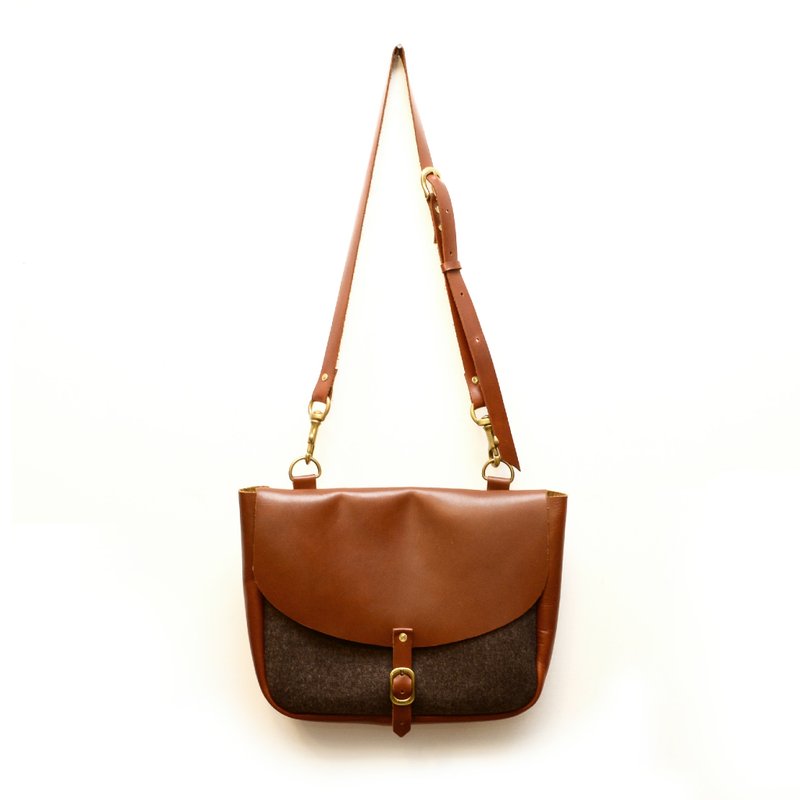 【手工娘子汉】羊毛料的苦行僧 60's 皮革邮差包 质感人专用  毛料拼接 - 侧背包/斜挎包 - 真皮 咖啡色