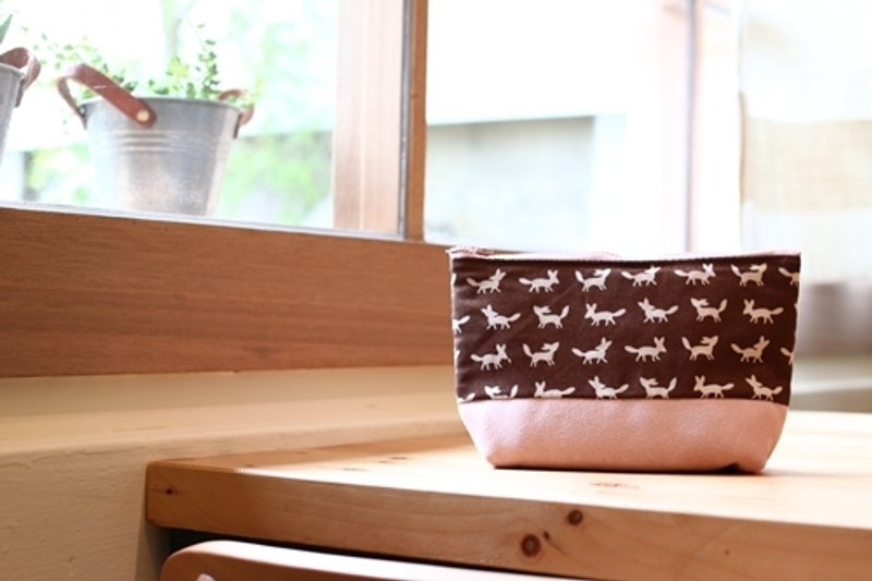 Chez。小物系列  收纳日和 -樱花粉x棕狐狸 - 化妆包/杂物包 - 聚酯纤维 粉红色