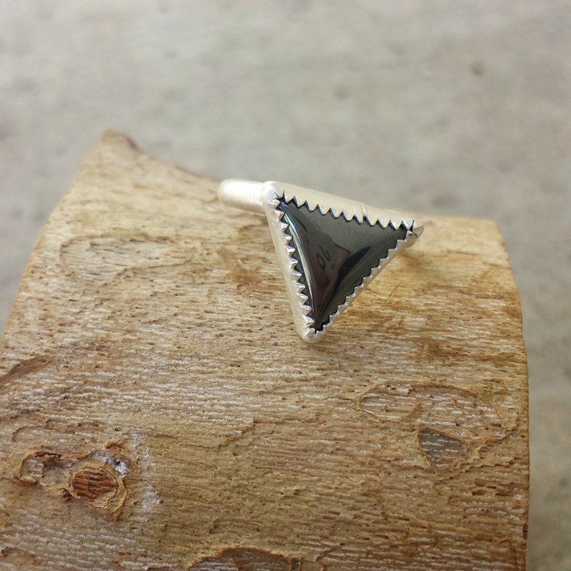 纯银三角形赤铁矿戒指 - 戒指 - 其他金属 黑色