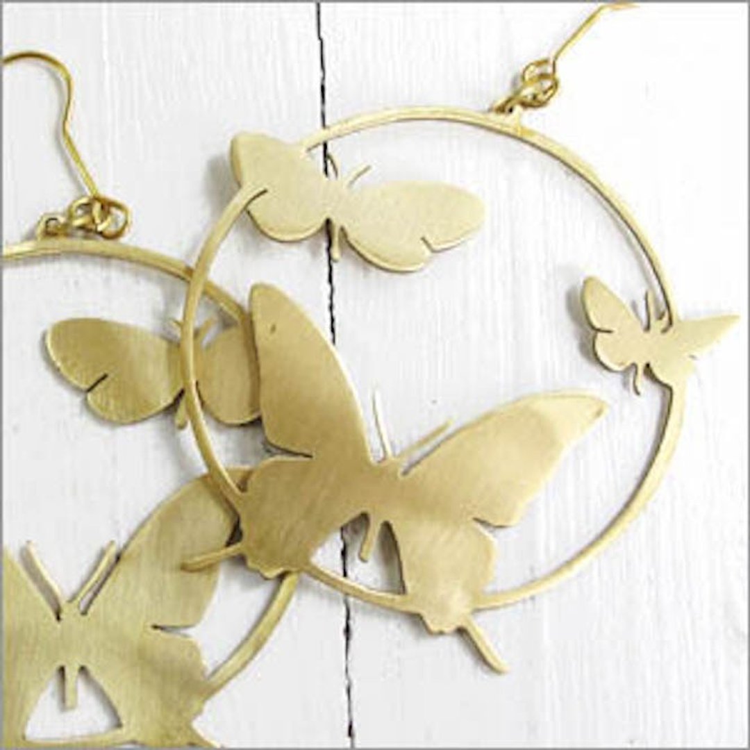 Butterfly in the circle earring  in brass - 耳环/耳夹 - 其他金属 