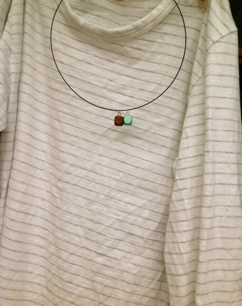 圆形锁骨项链∞咖啡萤光绿方糖 - 项链 - 木头 多色