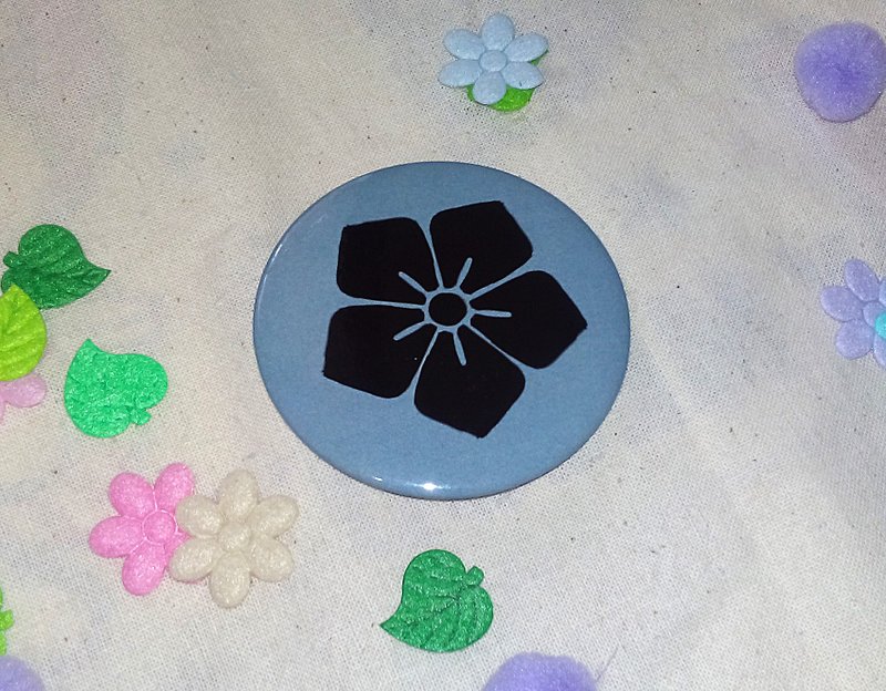 【五角桔梗】胸章/别针 - 徽章/别针 - 塑料 灰色