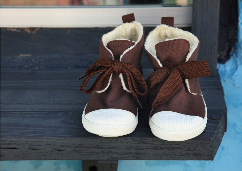 Southgate 南登机口  KARA BOOTS 太妃糖 (剩下JAP24.5=EUR39)冬天除了保暖也可以穿的不一样国民休闲鞋台湾良品(帆布鞋/休闲鞋) - 女款休闲鞋 - 其他材质 咖啡色