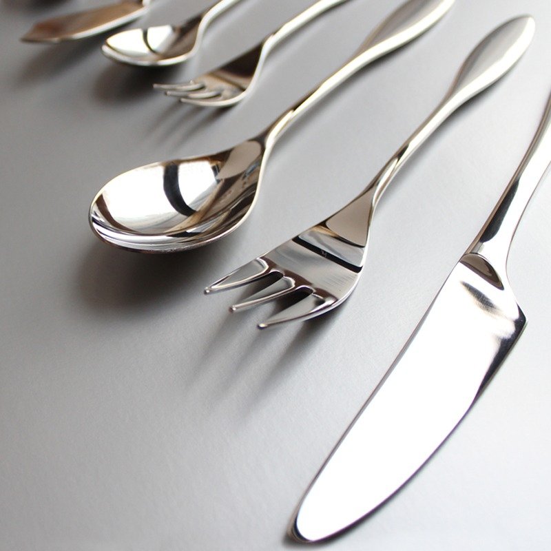 <日本Shinko>日本制 现代典藏系列 -精致餐具礼盒- 7 件组 - 餐刀/叉/匙组合 - 不锈钢 银色