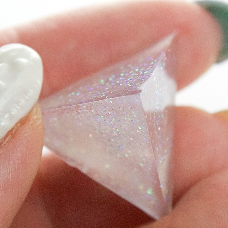 三角形耳环 （微粒子） - 耳环/耳夹 - 其他材质 白色