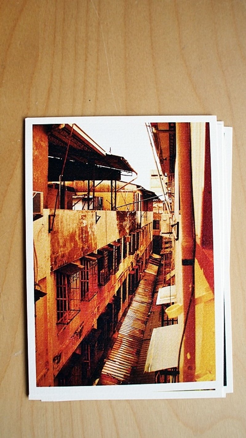 OldNew Lady-摄影明信片【防火巷】 M4 - 卡片/明信片 - 纸 红色