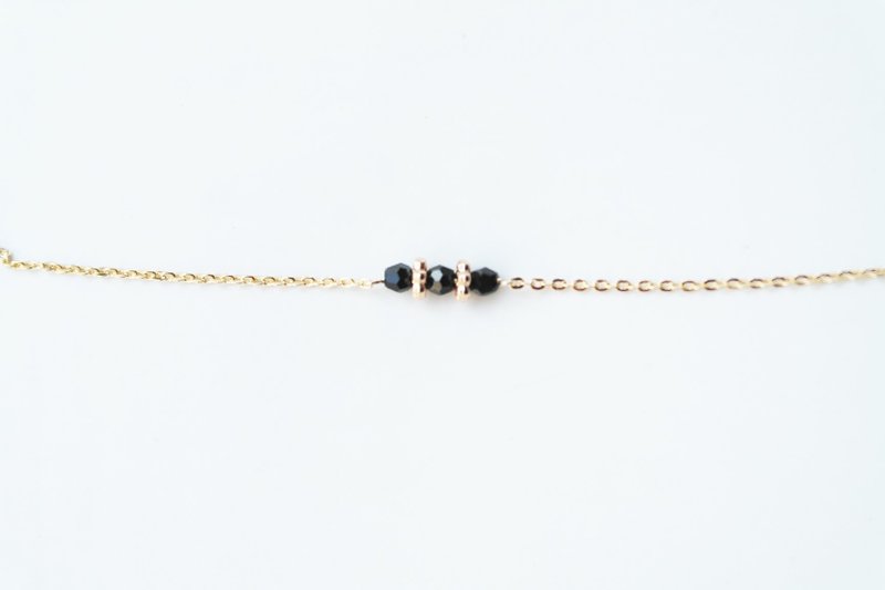 ::女孩系列:: 迷你黑蕾丝花 极细手链 - 手链/手环 - 其他金属 