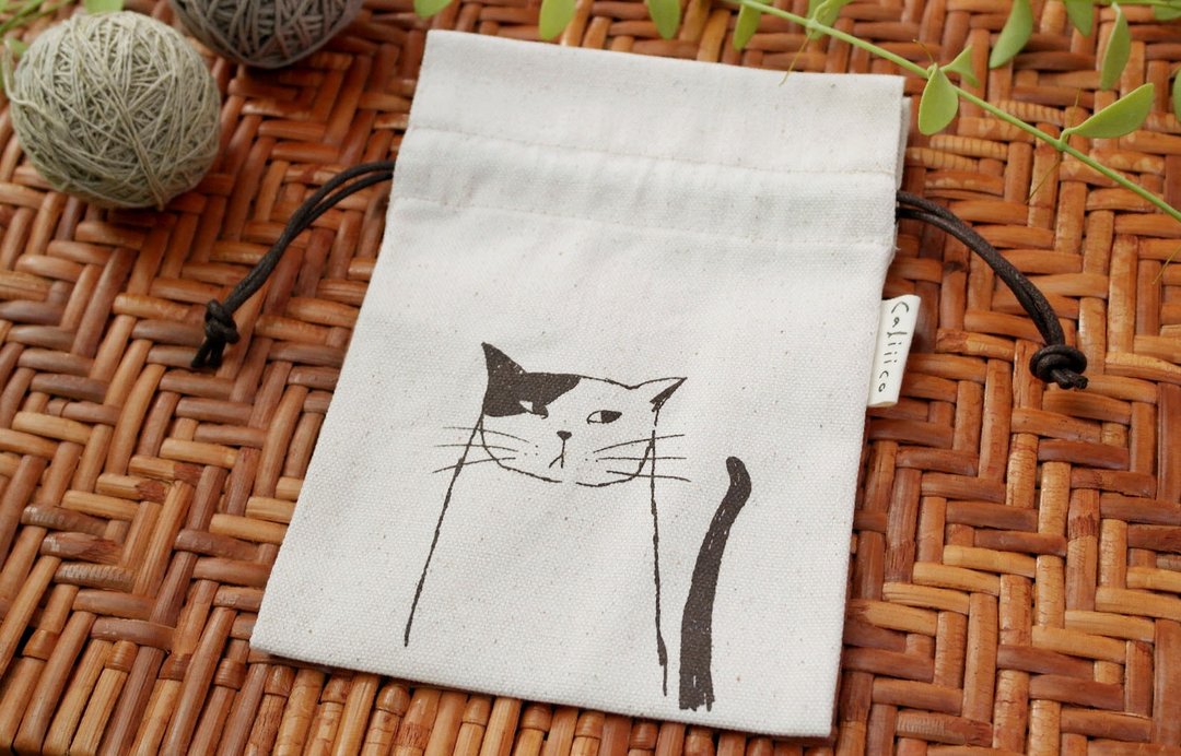 SMALL BAG WITH BLACK & WHITE CAT. - 化妆包/杂物包 - 棉 金色