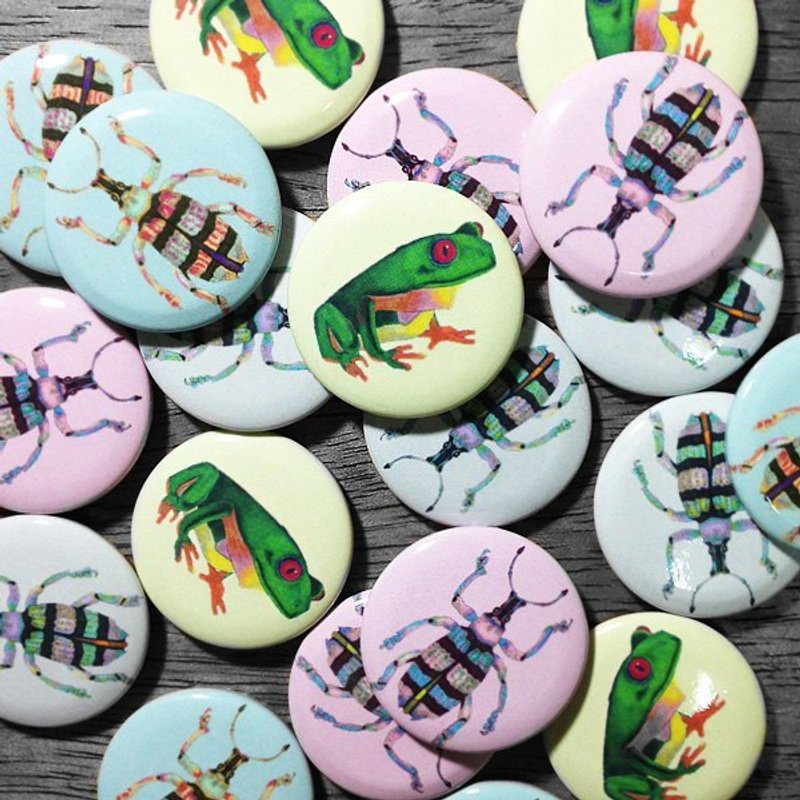 ▌蛙吃虫别针 - 胸针 - 防水材质 多色