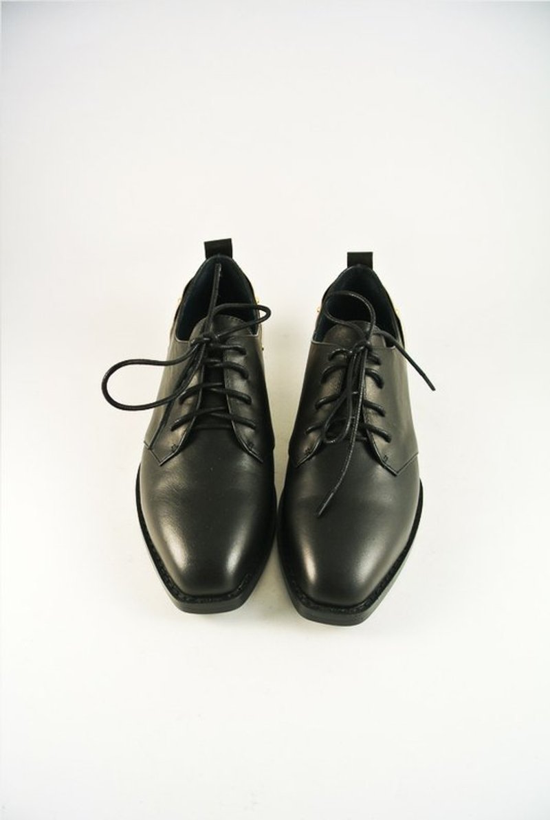 翘胡子踢踏舞。铁面人尖头牛津鞋 - 女款休闲鞋 - 其他材质 黑色