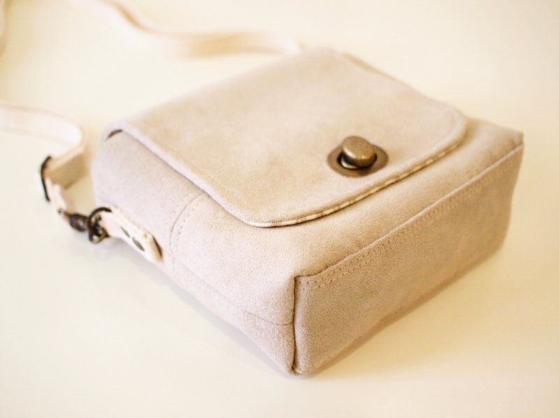 1pinfun 麂皮布 拍立得相机包 米灰 富士mini25专用 - 相机包/相机袋 - 其他材质 灰色