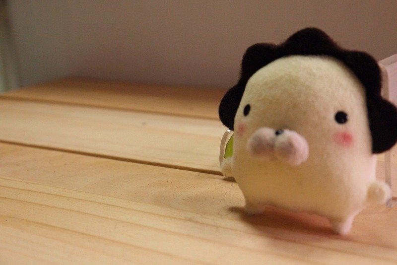 Bucute 擦拭手机屏幕┃ 花妈狮手机吊饰┃附耳机塞┃礼物 - 吊饰 - 其他材质 黄色