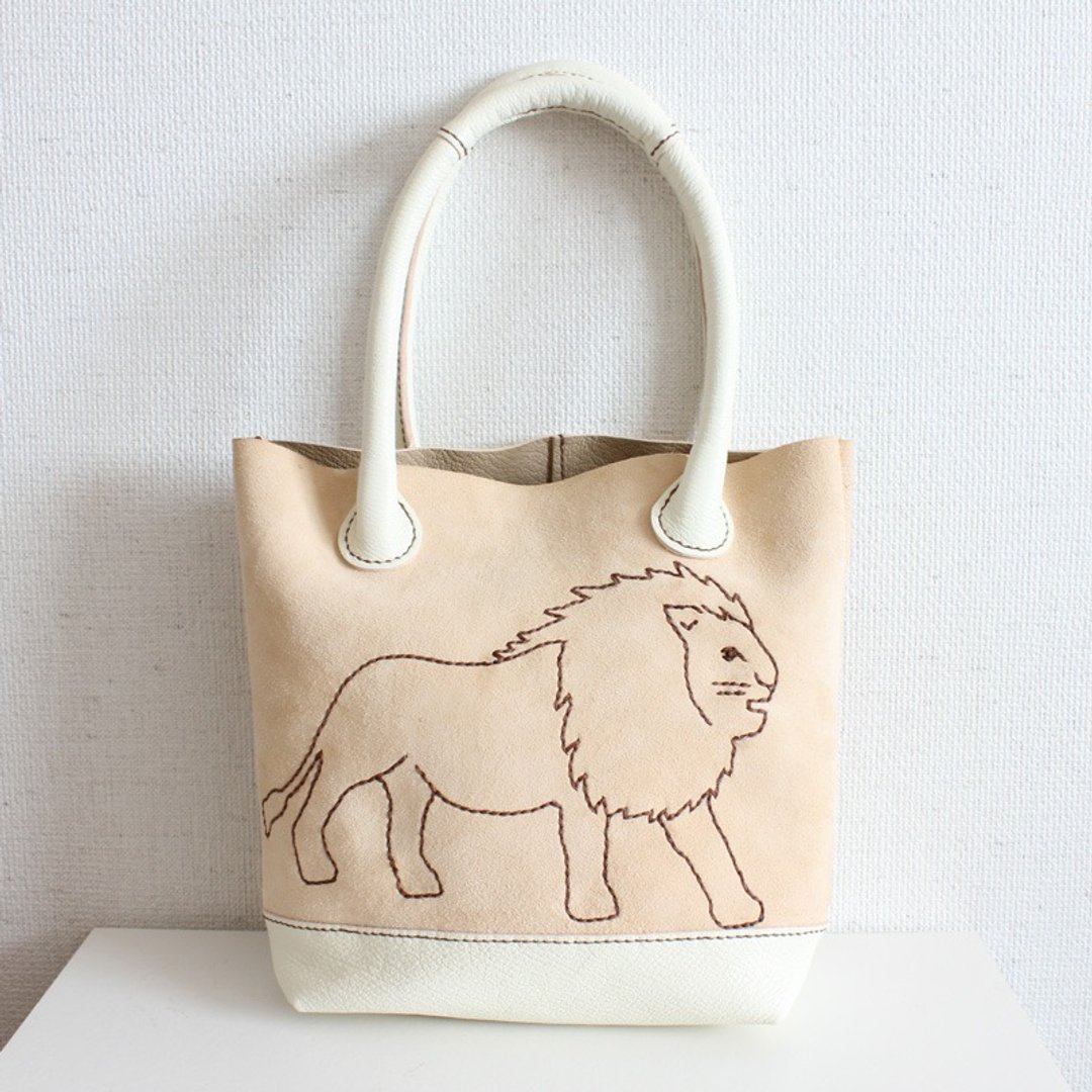 Tote bag / Lion of hand-sewn of goat leather - 手提包/手提袋 - 真皮 卡其色