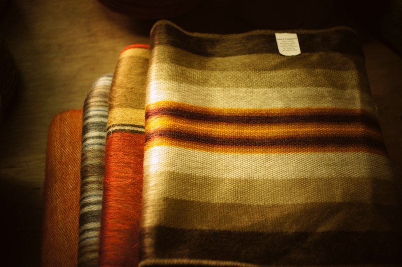 南美洲 手作羊驼草泥马围巾 - 围巾/披肩 - 其他材质 多色