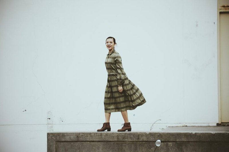 {地花ilakoa}【古着】日本 下北泽 优雅深绿格子树林色系长袖洋装〔下北泽空运到台〕 - 洋装/连衣裙 - 其他材质 