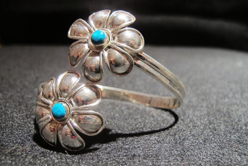 950手工纯银小花手环made in cusco - 耳环/耳夹 - 宝石 白色