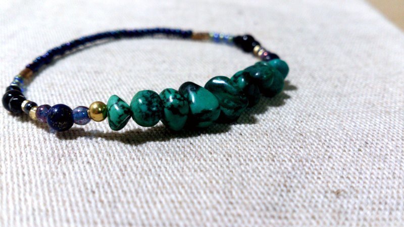 crystal in dearsharka || 天然不规则绿松石 x 青金石 x 黑玛瑙．浓绿更迭的幸运 - 手链/手环 - 宝石 绿色