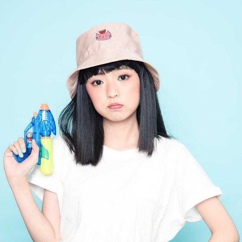 粉色猫咪女孩插画电绣渔夫帽 - 帽子 - 棉．麻 粉红色