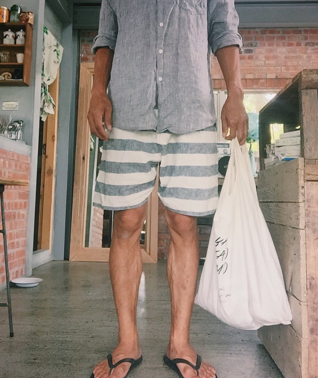 只剩一件！天然手作服 棉麻材质灰米白条纹 男孩子休闲短裤 - 男士长裤 - 棉 灰色