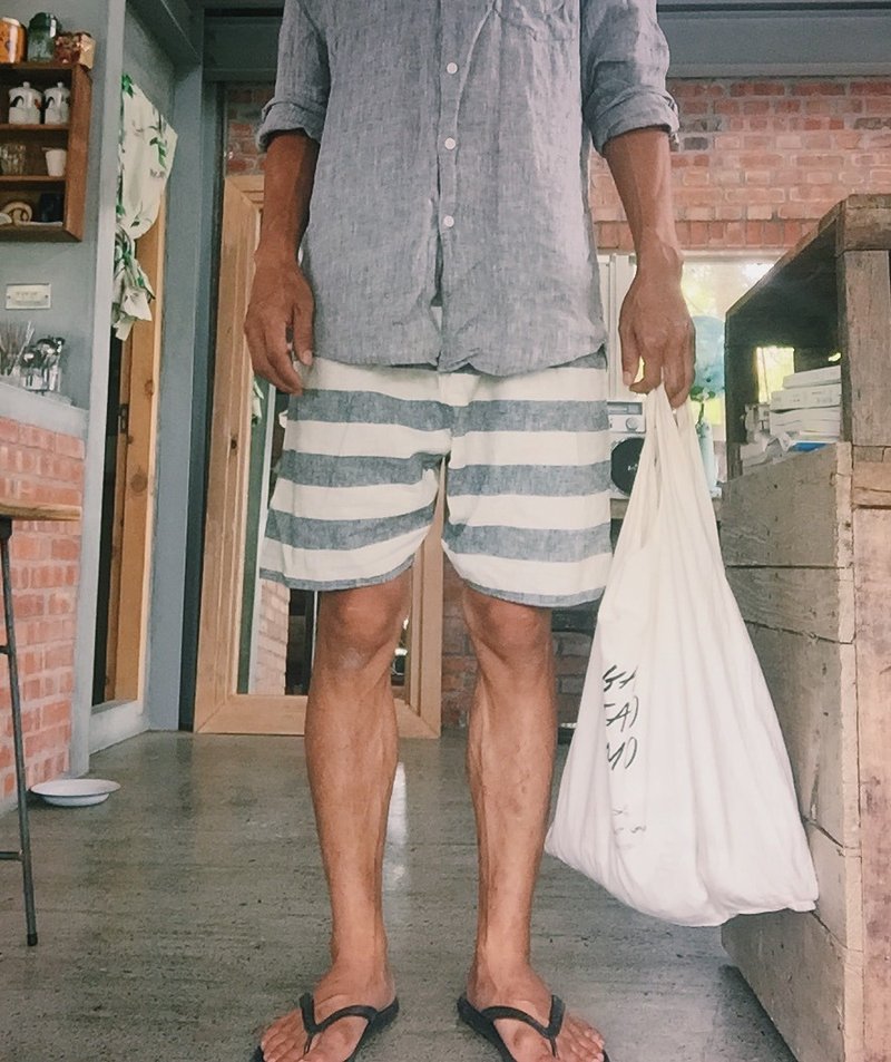 只剩一件！天然手作服 棉麻材质灰米白条纹 男孩子休闲短裤 - 男士长裤 - 棉．麻 灰色