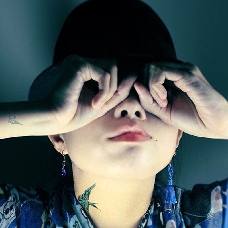 帚星comète  - 海湛蓝 海蓝手工小帚穗 流苏古董珠耳环 - 耳环/耳夹 - 绣线 蓝色