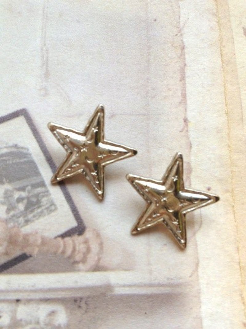 ﹉karbitrary﹉ ▲ 闪烁星星耳环   情人节 礼物 - 耳环/耳夹 - 其他金属 灰色