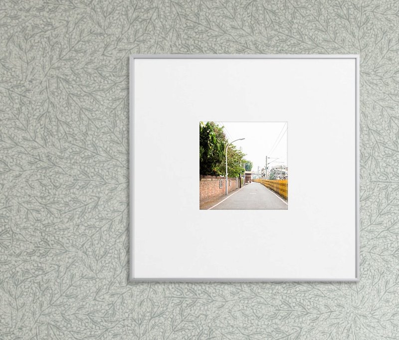 摄影    铁路旁的小径 - 或许有天只会存在我的回忆 (含框贩售) - 海报/装饰画/版画 - 纸 多色