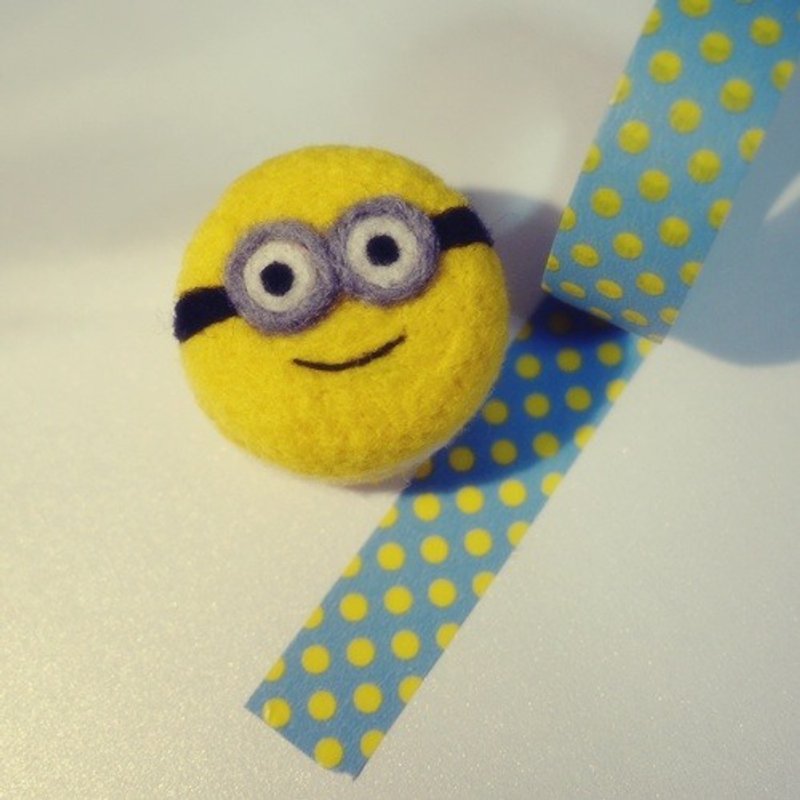 Hanju's羊毛儿。手作 DIY 双眼小黄怪 马卡龙系列 羊毛毡 手机吊饰/防尘塞/强力磁铁 - 编织/刺绣/羊毛毡/裁缝 - 羊毛 黄色