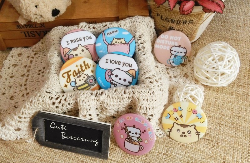 Dollmei 徽章 79折 可爱猫咪 4.4cm / 3.2cm (三个或以上) - 徽章/别针 - 塑料 多色