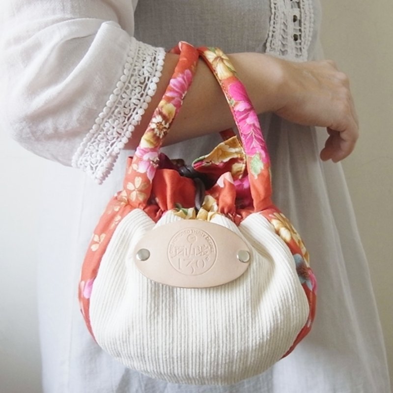 百山渡-台湾花布柿子包(小)红福花 - 手提包/手提袋 - 棉．麻 白色