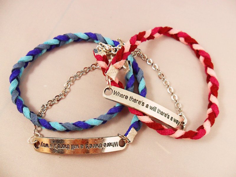 <god leading> 手作 订制  质感 缠绕式 手环 生日 情侣 男女 - 手链/手环 - 真皮 红色