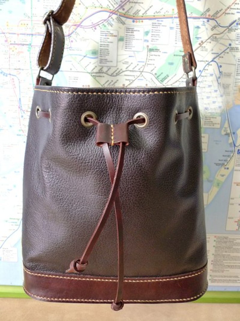 手工缝制-经典不败水筒包 - 侧背包/斜挎包 - 真皮 