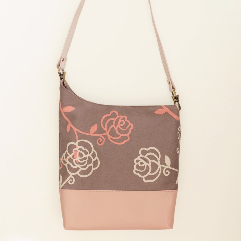 玫瑰的名字　小羊皮+日本棉帆布　牛皮提把　不对称侧背包　灰紫　浅粉　限量布 - 侧背包/斜挎包 - 真皮 粉红色