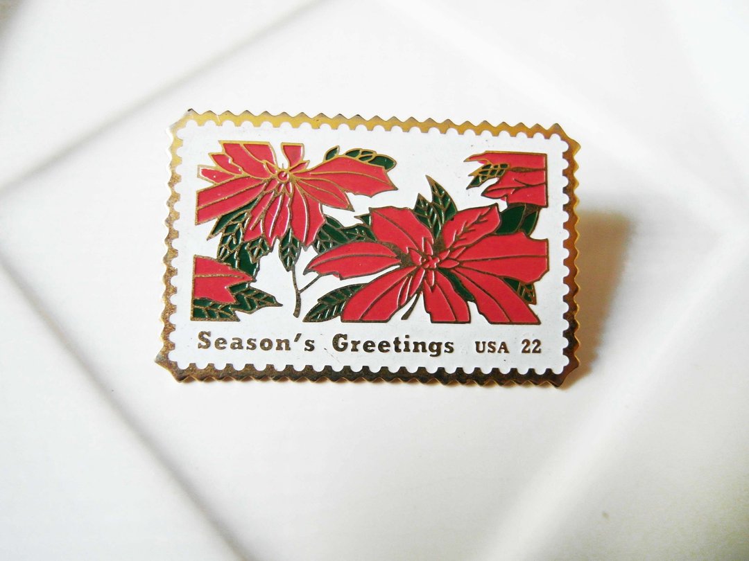 复时品【Season's Greetings USA胸针：圣诞红邮票】 - 胸针 - 其他材质 红色