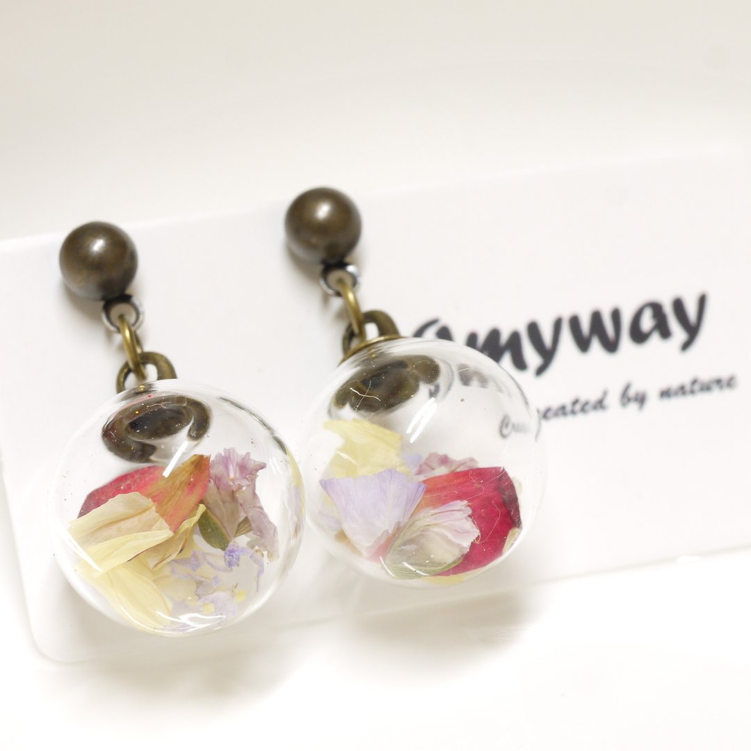 爱家作- OMYWAY DIY 干花玻璃球耳针耳环耳勾垂挂耳夹1.4cm - 耳环/耳夹 - 玻璃 白色