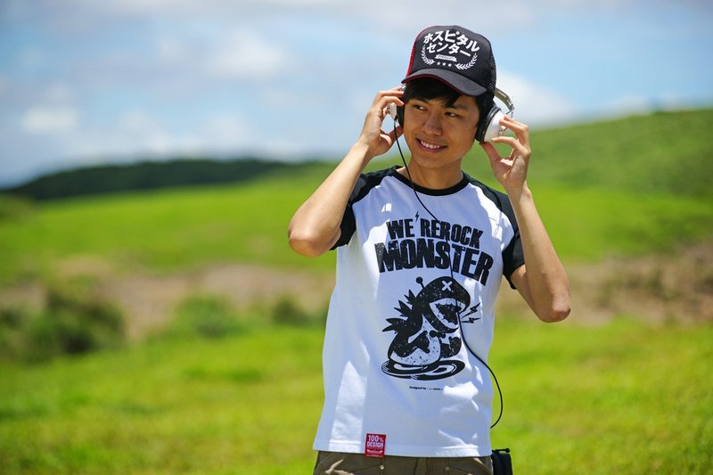 ★摇滚怪兽纯棉踢★ - 女装 T 恤 - 棉．麻 白色