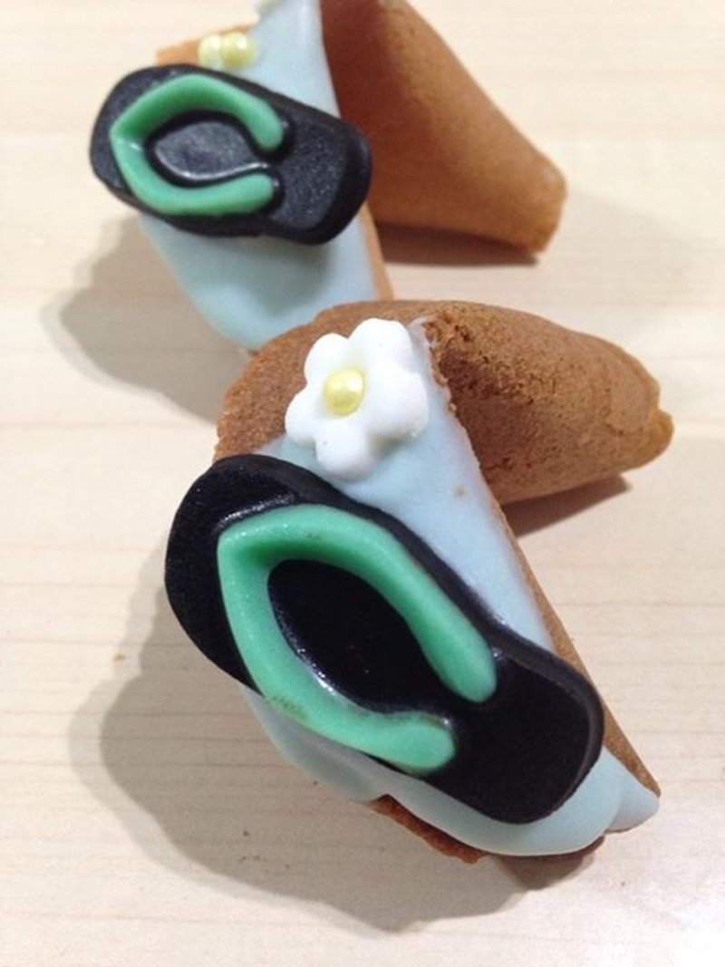 C.Angel 【人字拖鞋幸运签饼】 手工制做 不含防腐剂 婚礼小物 定制化您想说的话语 婚礼超夯 - 手工饼干 - 新鲜食材 蓝色