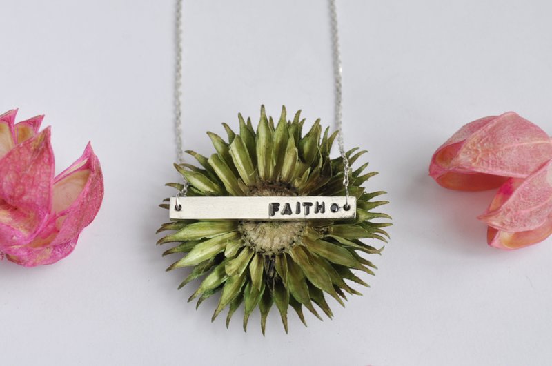faith信念字牌项链 纯银 定制化 - 锁骨链 - 其他金属 银色