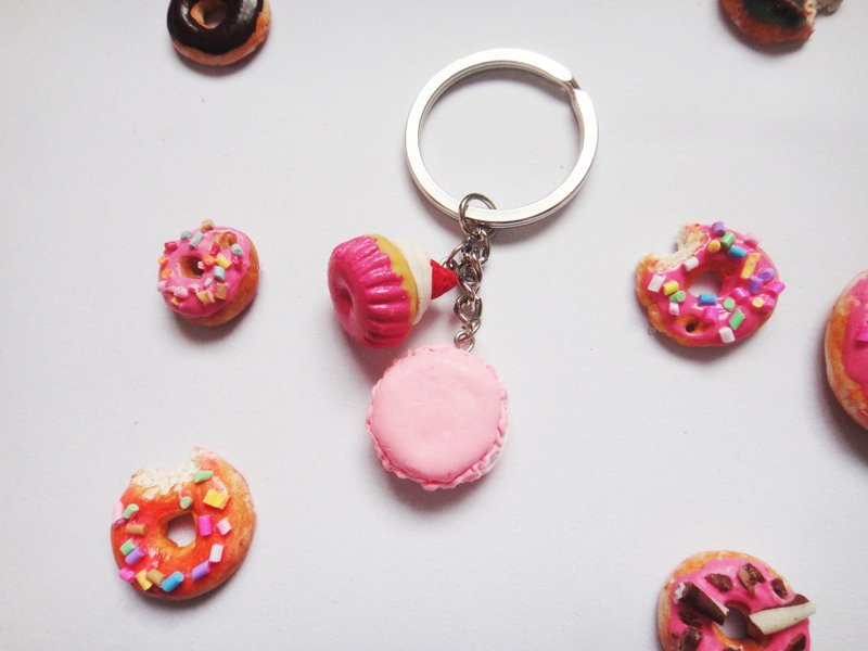 粉色马卡龙和杯子蛋糕钥匙圈 - 钥匙链/钥匙包 - 粘土 粉红色
