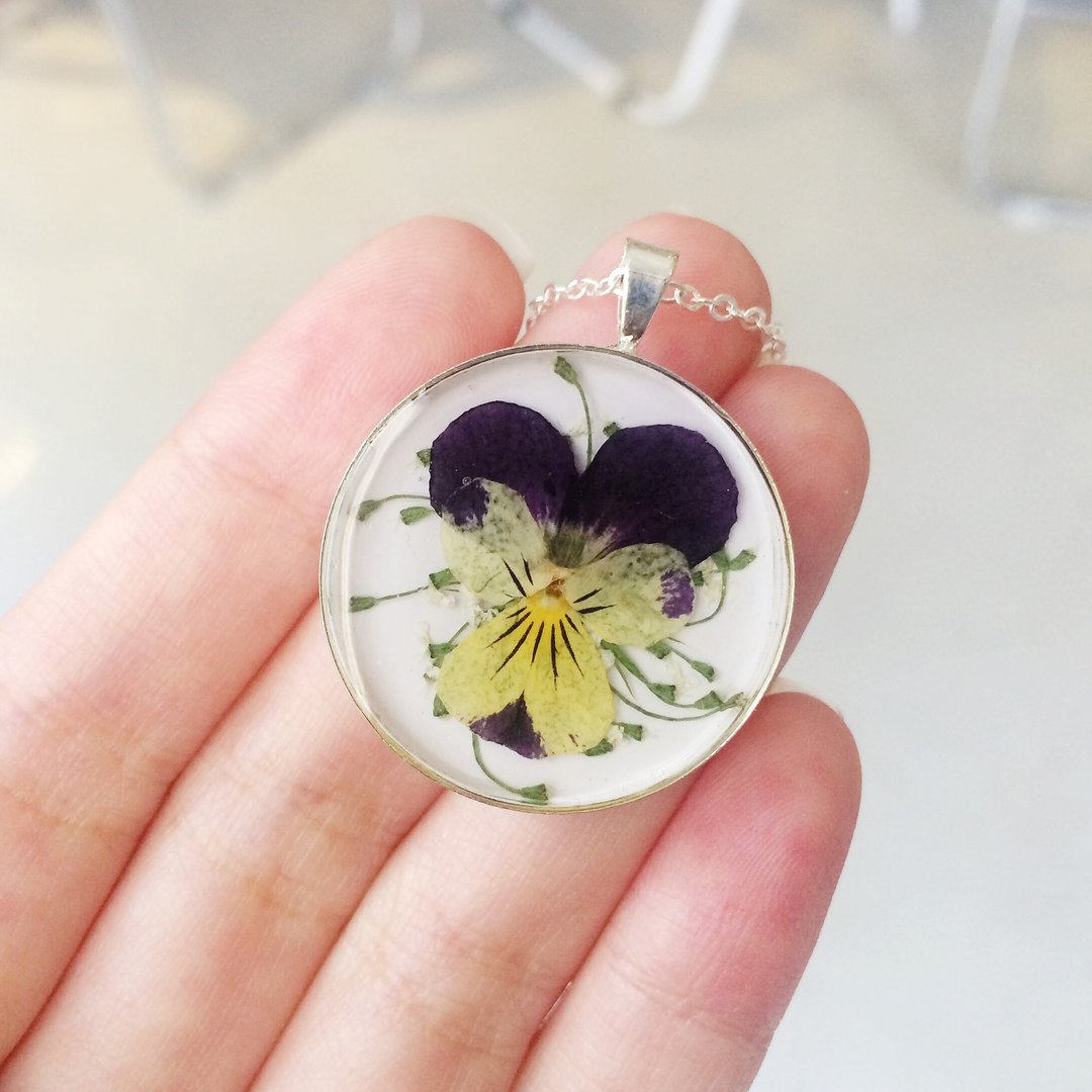 Jumbo Blossom Necklace (珍宝押花项链) - 项链 - 其他金属 紫色