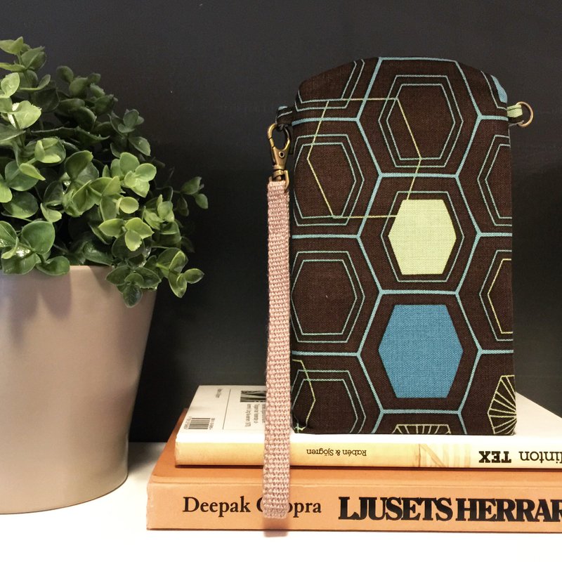 【CITY CANDii 微甜城市】手工限量款 手机包 - 北欧黑（附背带/可斜背）北欧风 圣诞 交换 礼物 - 侧背包/斜挎包 - 其他材质 黑色