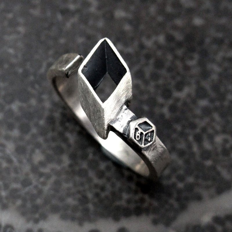 纯银戒指 棱。角度I 925纯银 戒指-64DESIGN - 戒指 - 纯银 银色