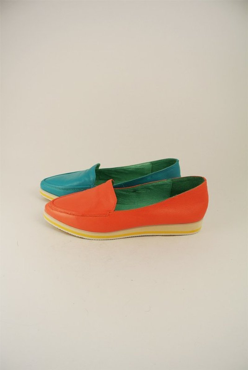 喜洋洋彩色笔。12入。一脚一色平底鞋 - 女款休闲鞋 - 真皮 红色